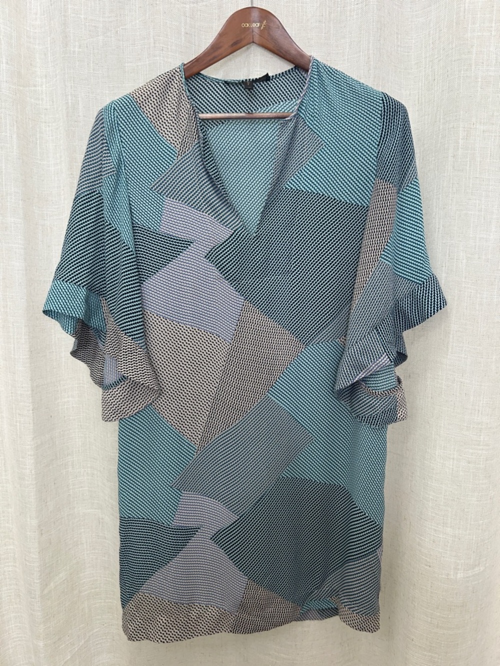 BCBG Gray & Blue Geometric Pattern Ruffled Sleeve Dress Size X-Small